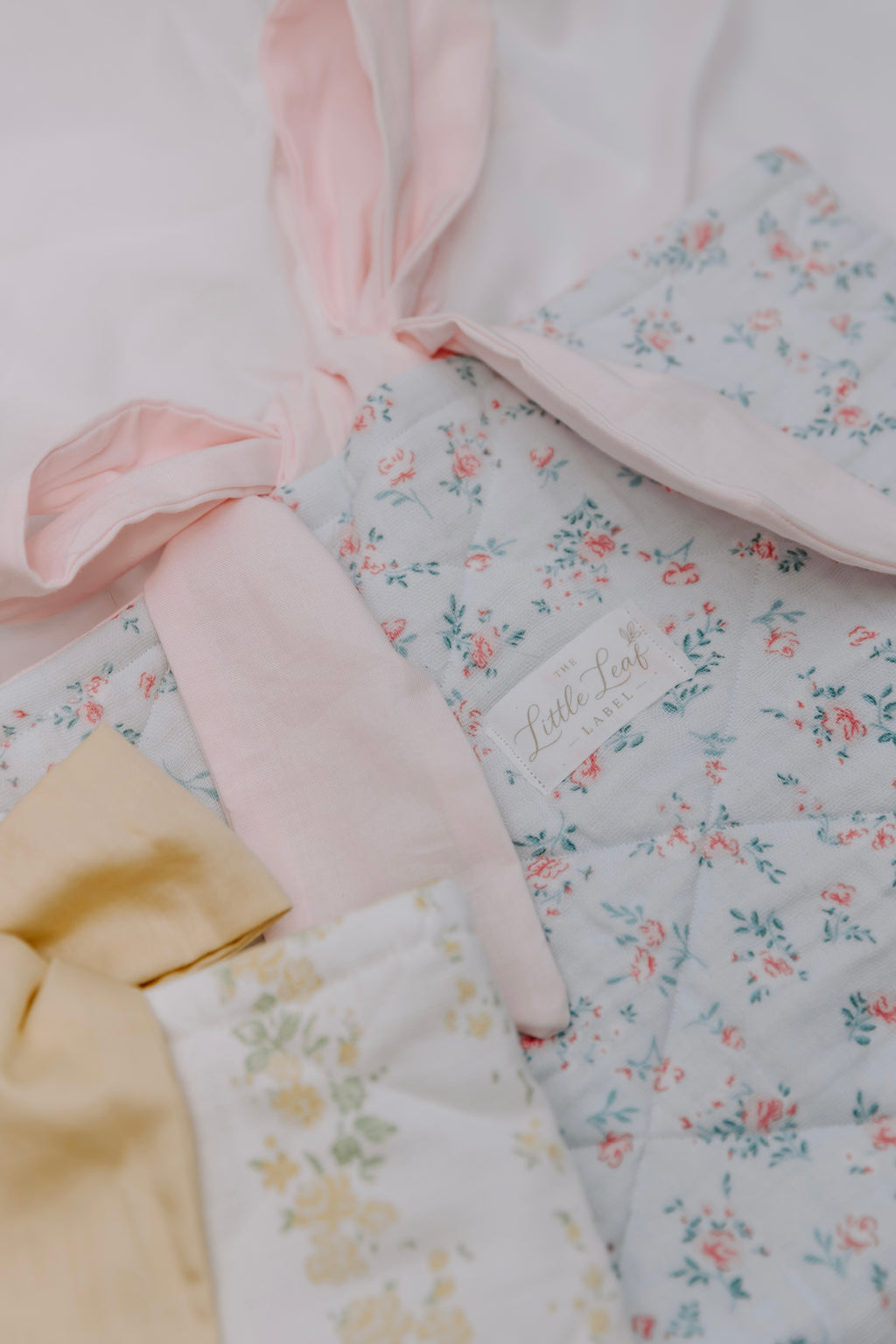 Delicate Cottage Boom Sleeve