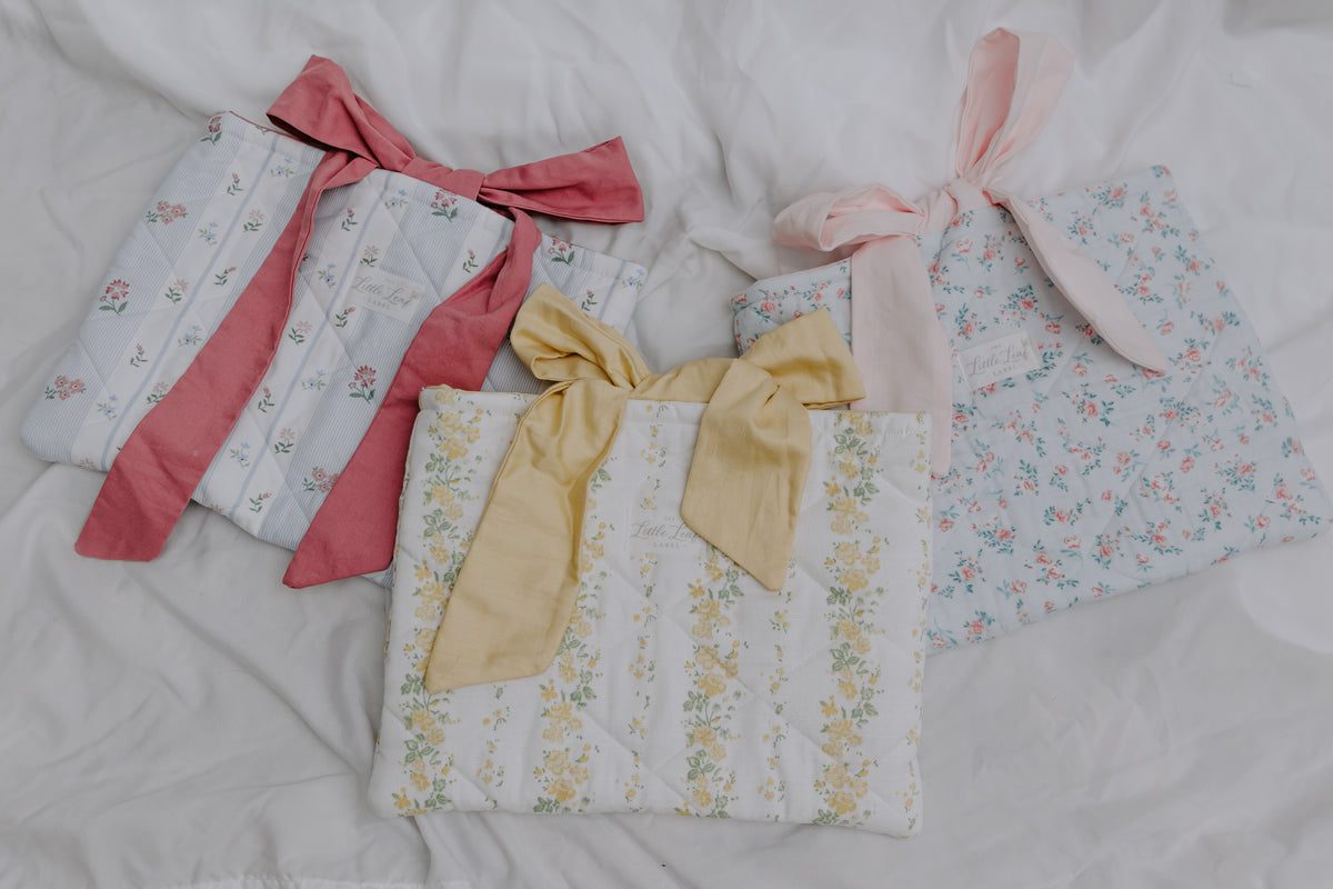 Delicate Cottage Boom Sleeve