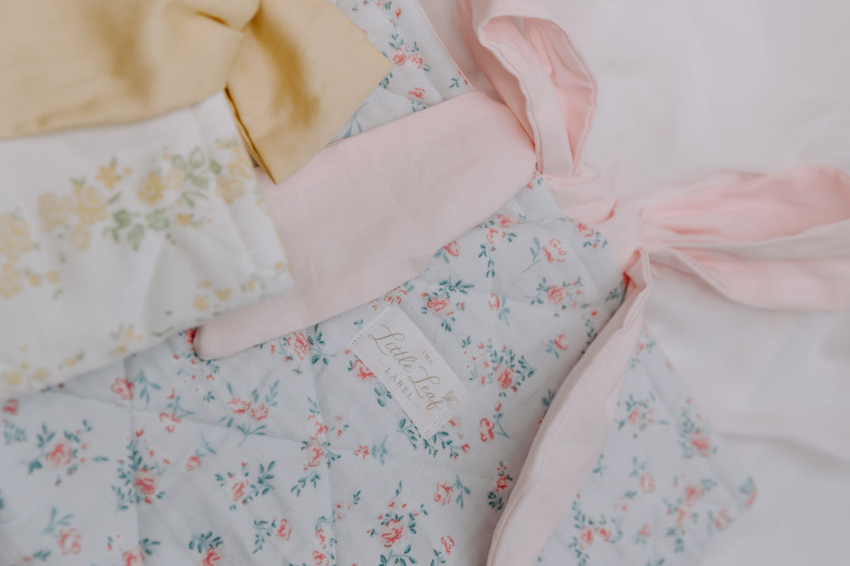 Delicate Cottage Boom Sleeve