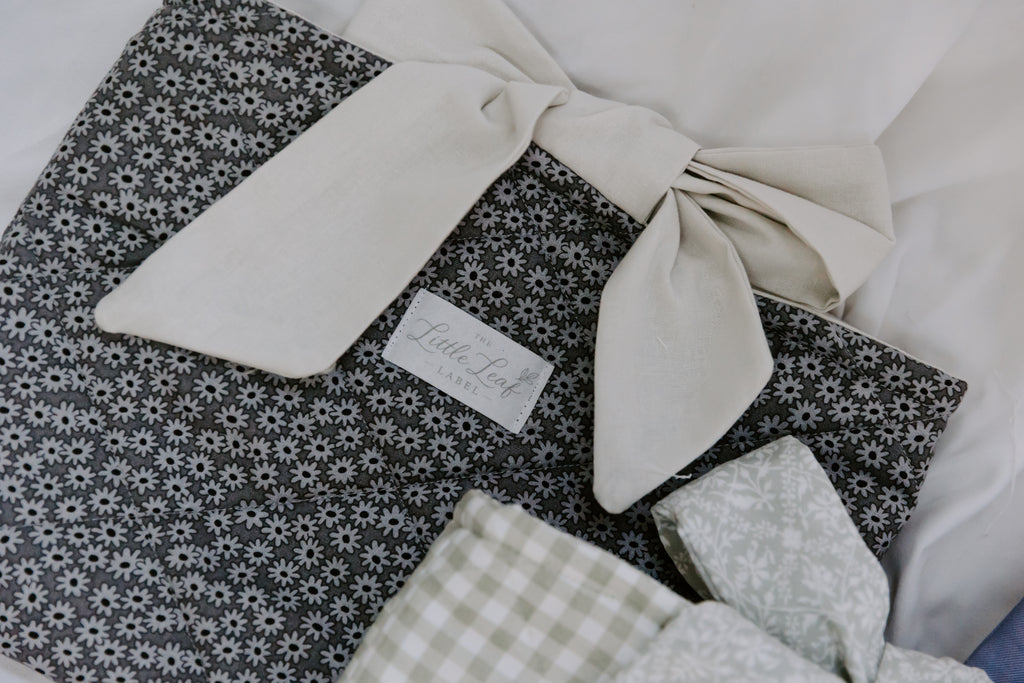 Ditsy Daisy Book Sleeve
