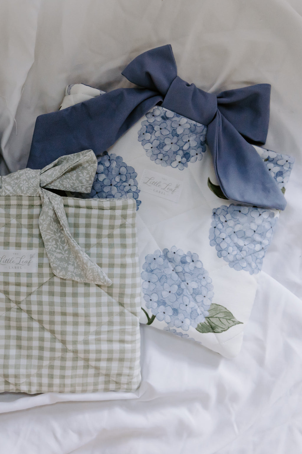 Dusty Hydrangea Book Sleeve