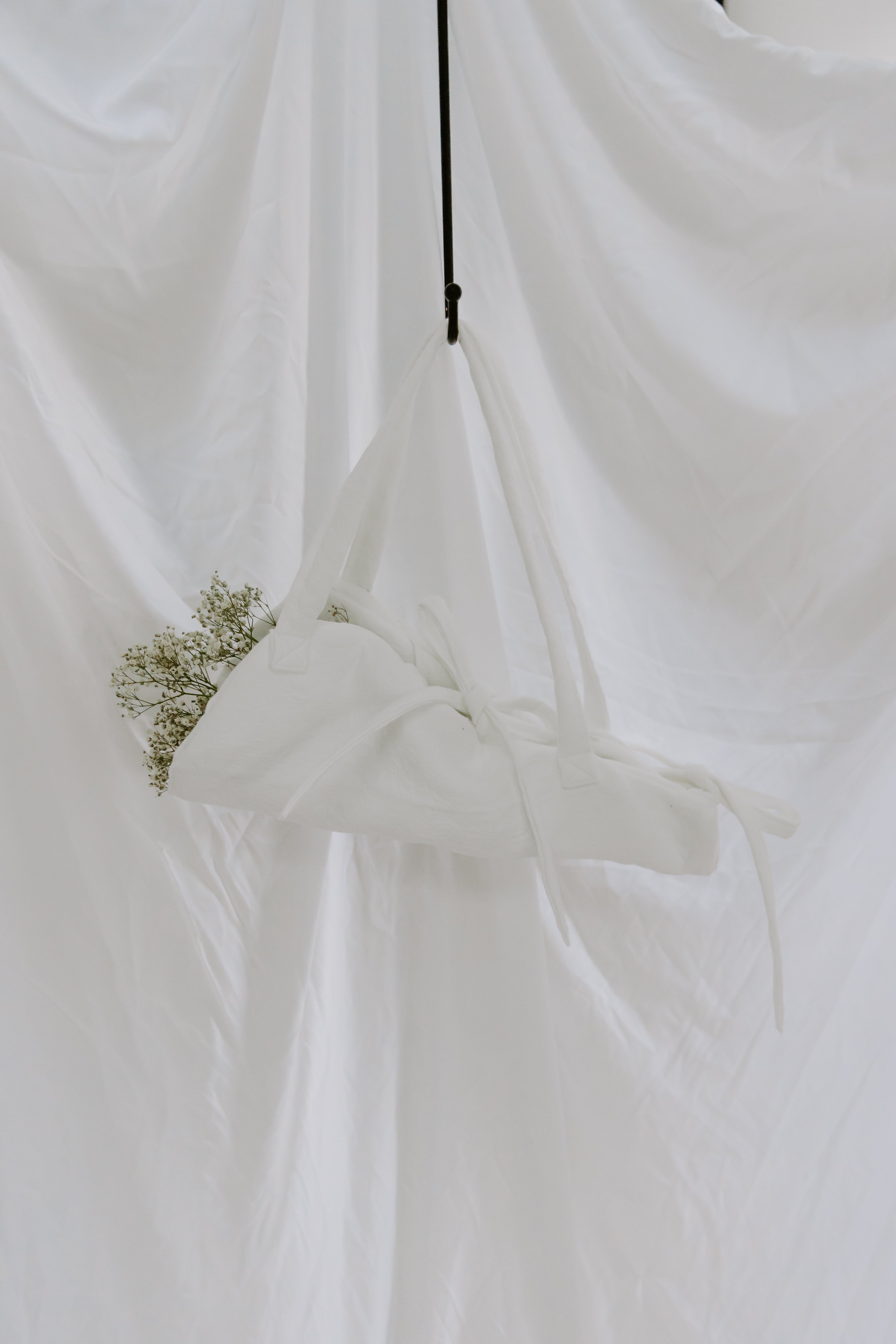 White Embroidered Flower Tote