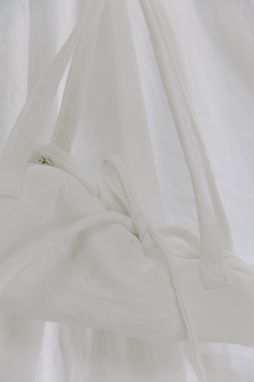 White Embroidered Flower Tote