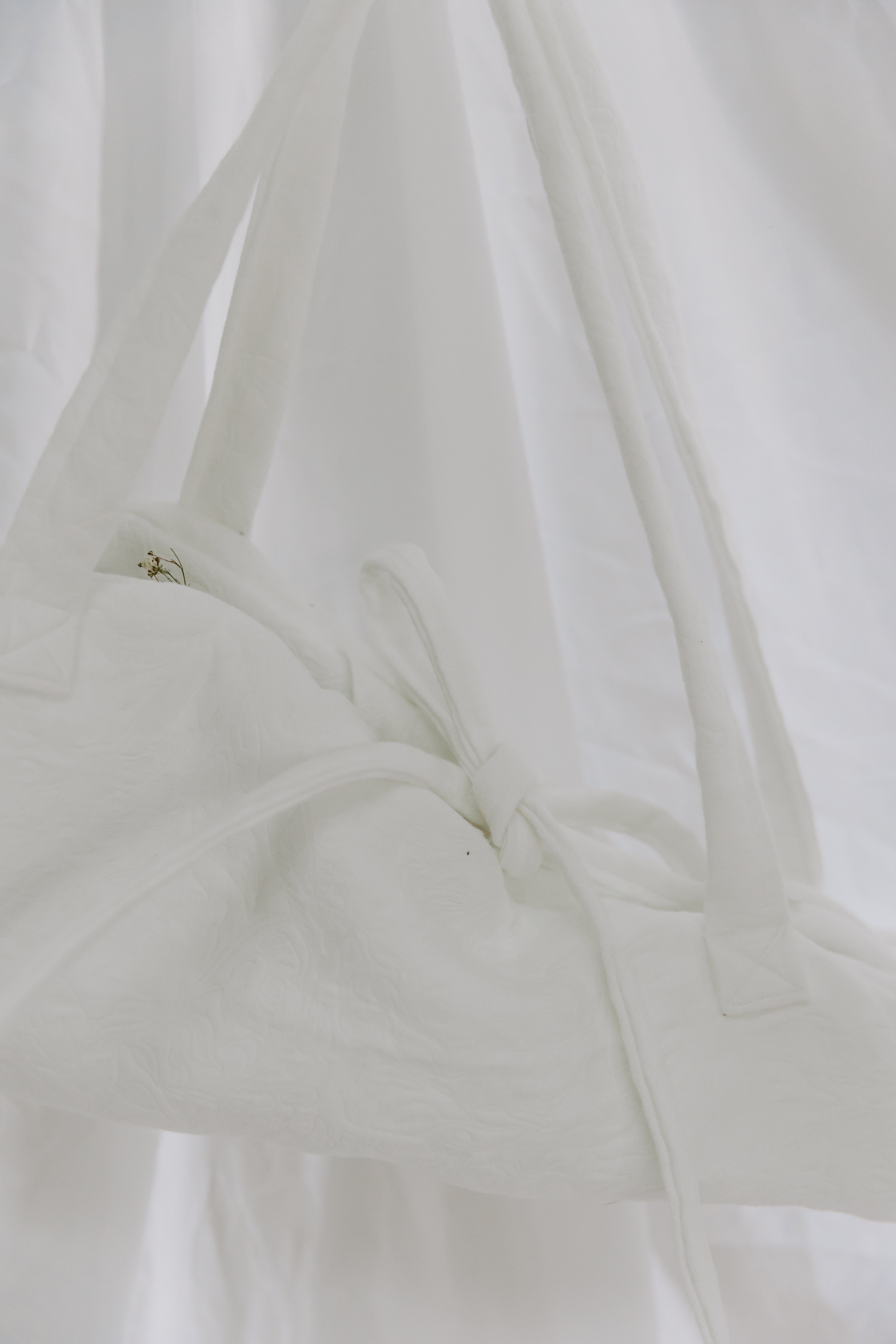 White Embroidered Flower Tote