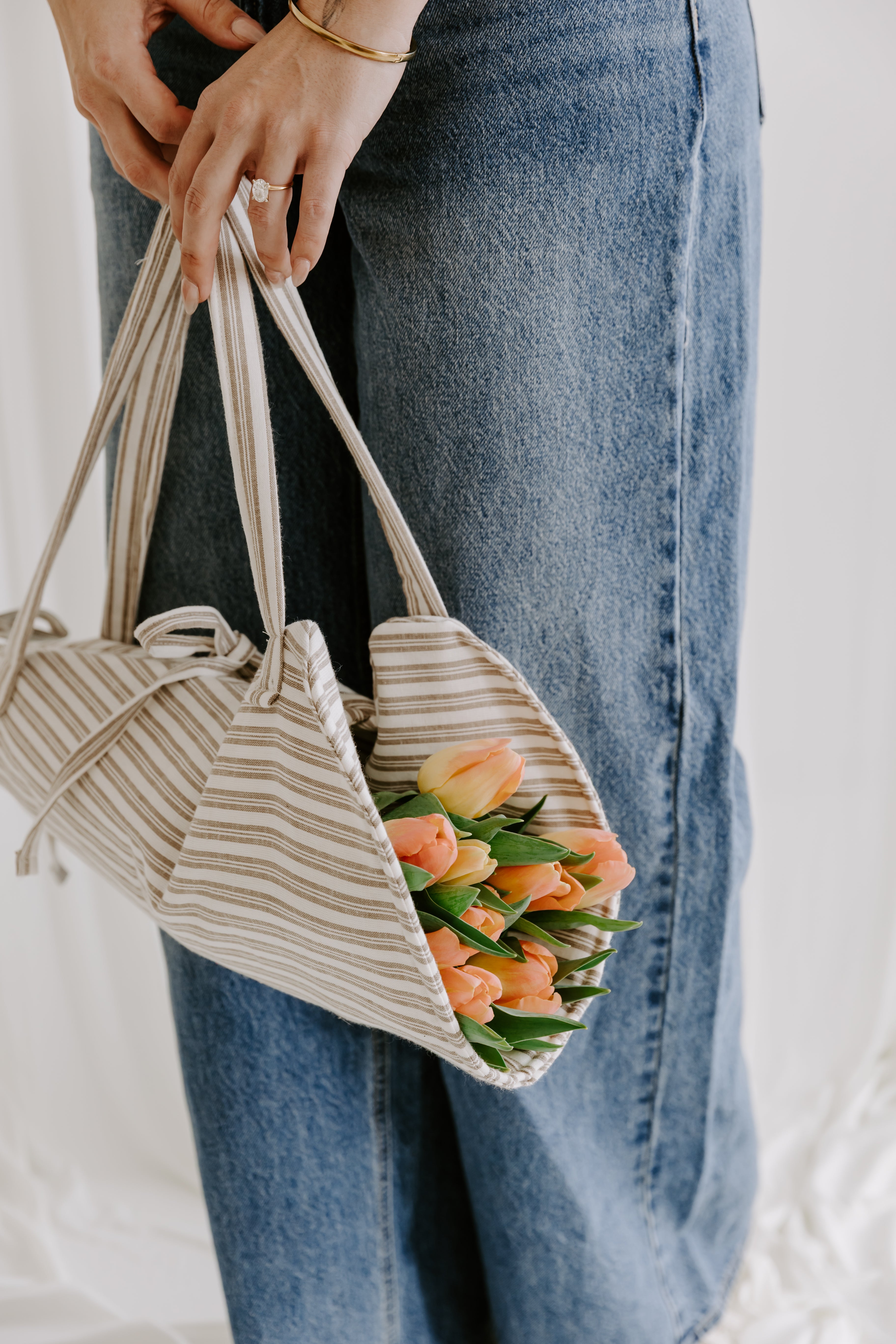 Class Linen Stripe Flower Tote