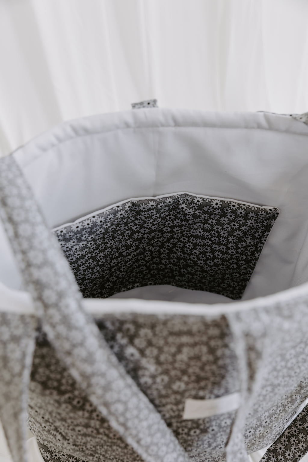 Ditsy Daisy Market Tote